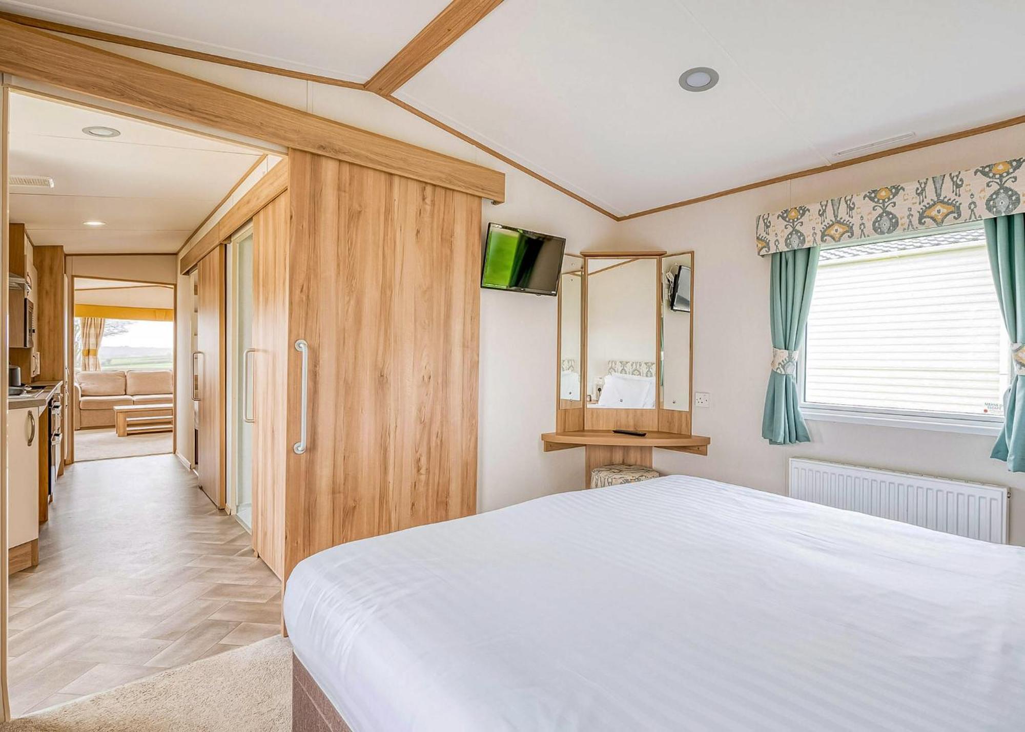 Meadow Lakes Holiday Park St Austell Phòng bức ảnh