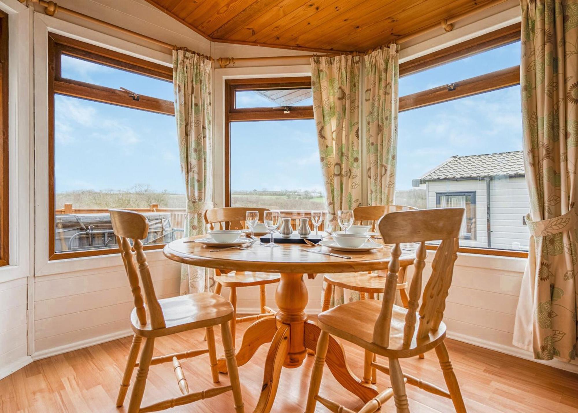 Meadow Lakes Holiday Park St Austell Ngoại thất bức ảnh