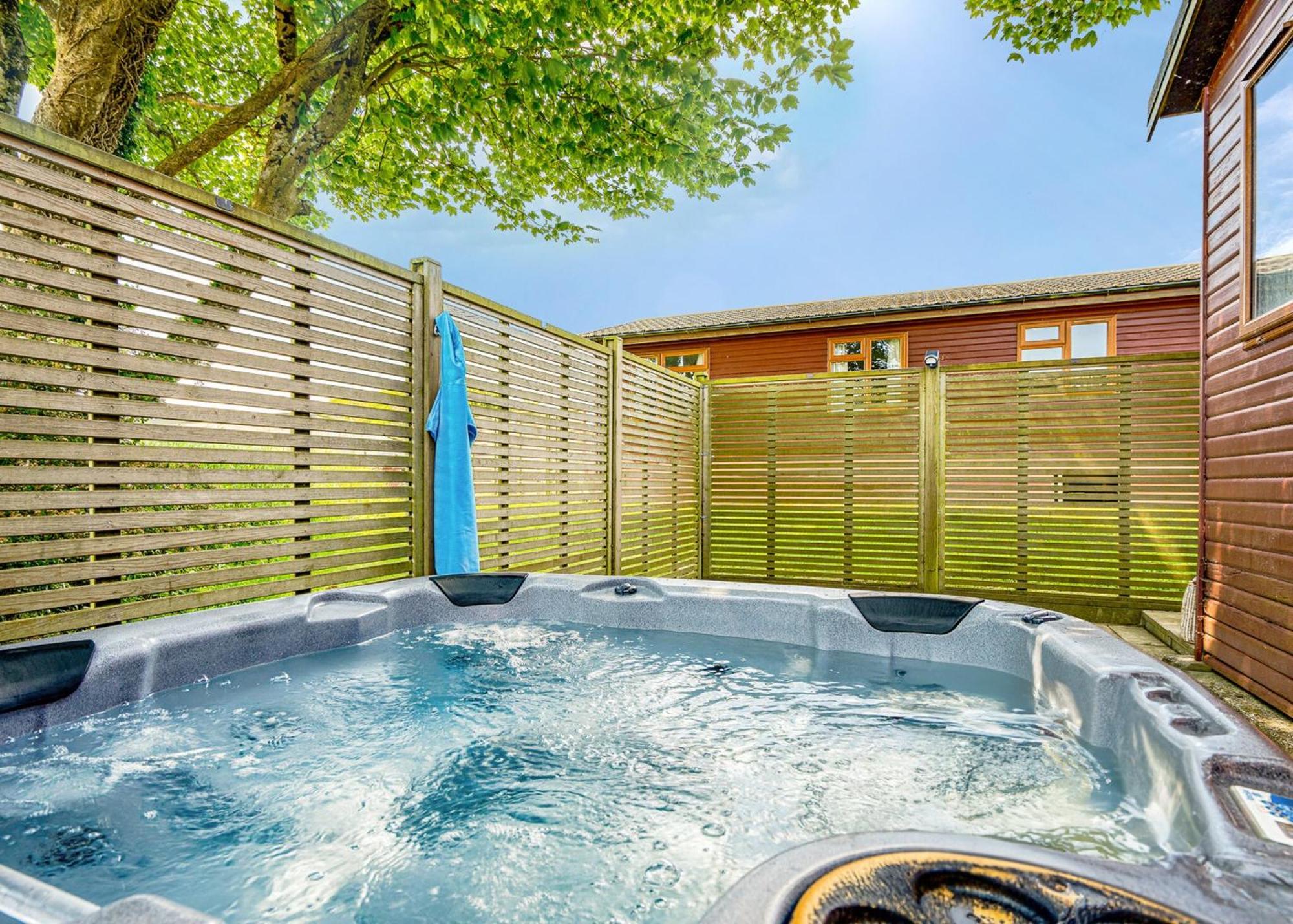 Meadow Lakes Holiday Park St Austell Ngoại thất bức ảnh