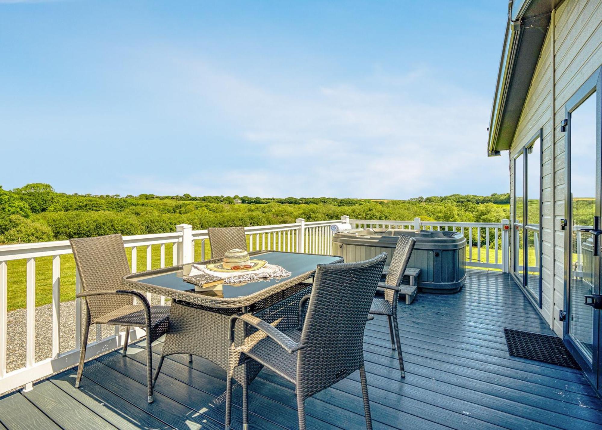 Meadow Lakes Holiday Park St Austell Ngoại thất bức ảnh